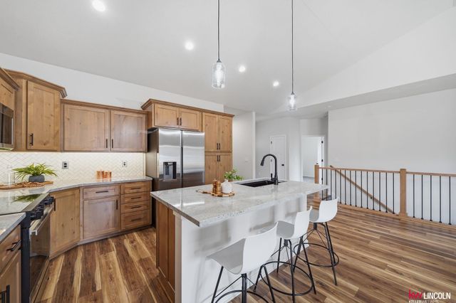 711 Terrace View Drive, Lincoln, NE 68372