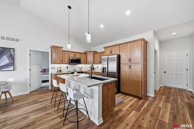 711 Terrace View Drive, Lincoln, NE 68372