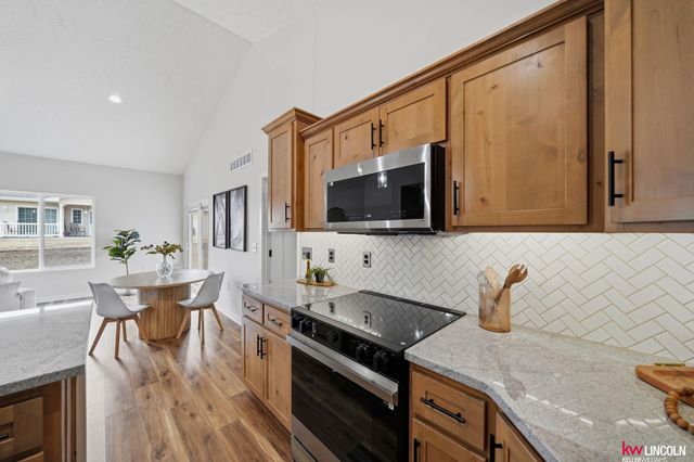 711 Terrace View Drive, Lincoln, NE 68372