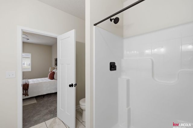 711 Terrace View Drive, Lincoln, NE 68372