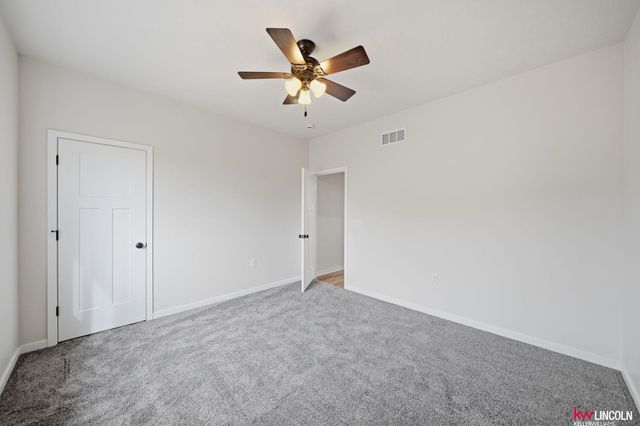 711 Terrace View Drive, Lincoln, NE 68372