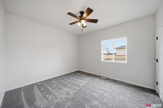 711 Terrace View Drive, Lincoln, NE 68372