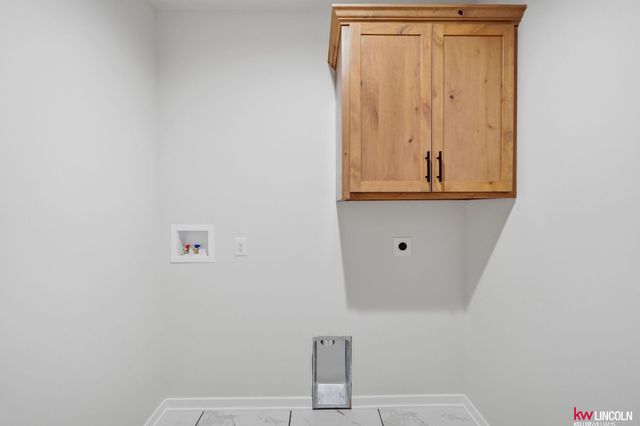 711 Terrace View Drive, Lincoln, NE 68372