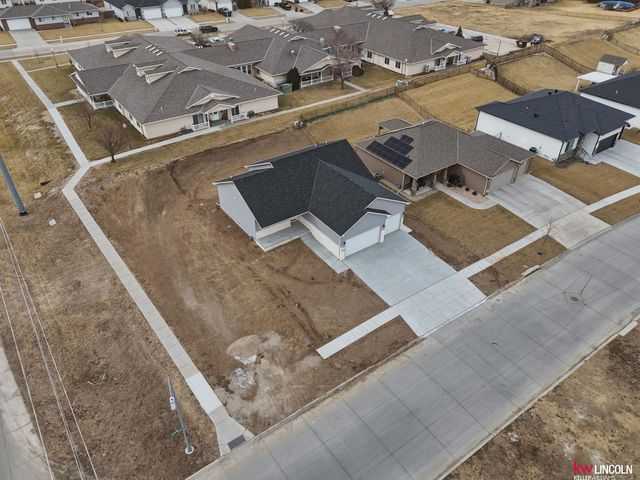 711 Terrace View Drive, Lincoln, NE 68372