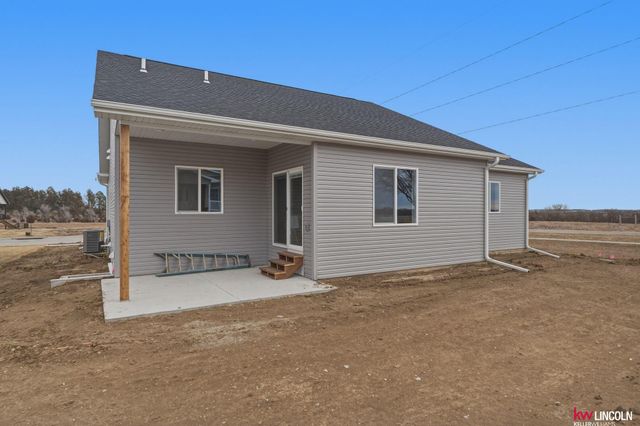 711 Terrace View Drive, Lincoln, NE 68372