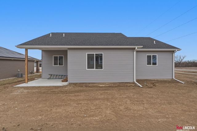 711 Terrace View Drive, Lincoln, NE 68372