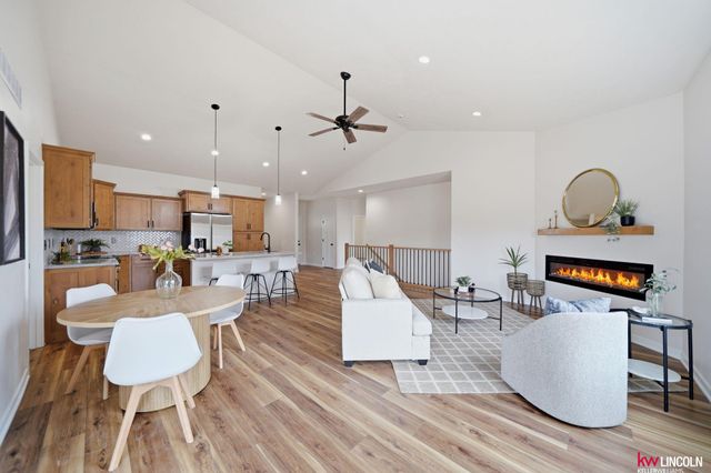 711 Terrace View Drive, Lincoln, NE 68372