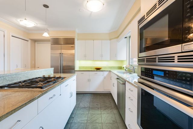 1515 N Astor Street 17BC, Chicago, IL 60610