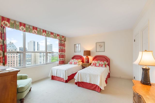 1515 N Astor Street 17BC, Chicago, IL 60610