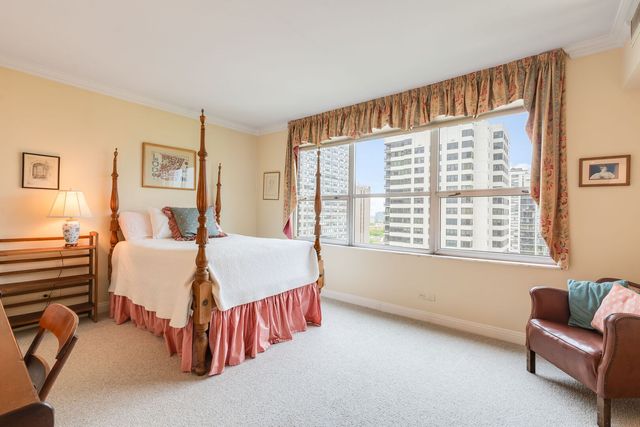 1515 N Astor Street 17BC, Chicago, IL 60610