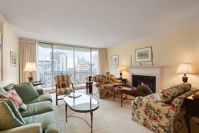 1515 N Astor Street 17BC, Chicago, IL 60610
