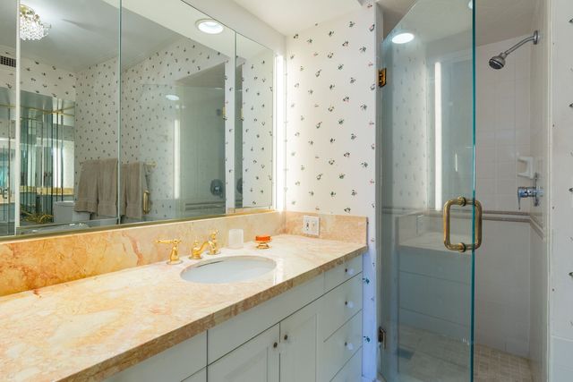 1515 N Astor Street 17BC, Chicago, IL 60610