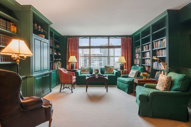 1515 N Astor Street 17BC, Chicago, IL 60610