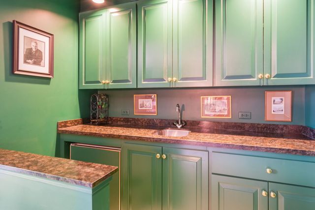 1515 N Astor Street 17BC, Chicago, IL 60610