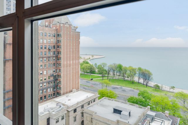 1515 N Astor Street 17BC, Chicago, IL 60610