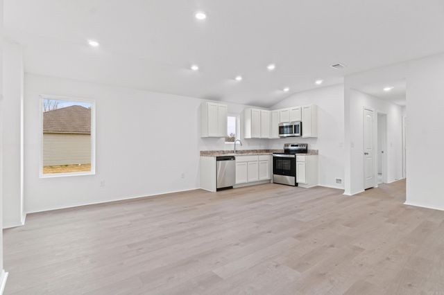 107 Jasmine Court, Beebe, AR 72012