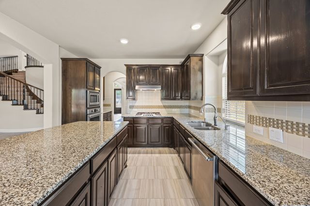 7116 Playa Imperial Lane, Grand Prairie, TX 75054
