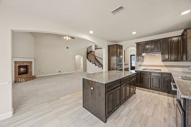 7116 Playa Imperial Lane, Grand Prairie, TX 75054