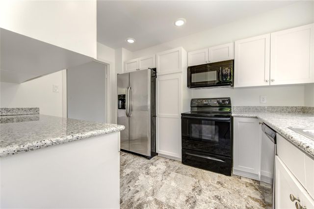 49 Briar Hollow Lane 101, Houston, TX 77027