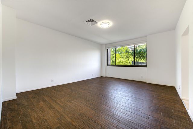 49 Briar Hollow Lane 101, Houston, TX 77027