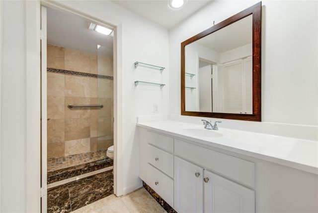 49 Briar Hollow Lane 101, Houston, TX 77027