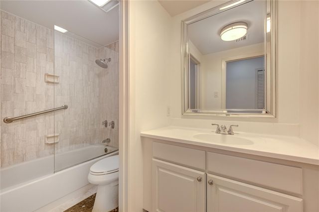 49 Briar Hollow Lane 101, Houston, TX 77027