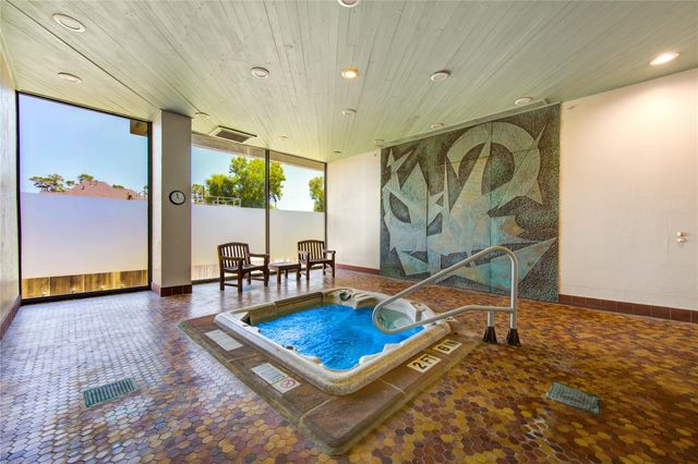 49 Briar Hollow Lane 101, Houston, TX 77027