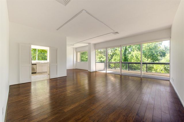 49 Briar Hollow Lane 101, Houston, TX 77027