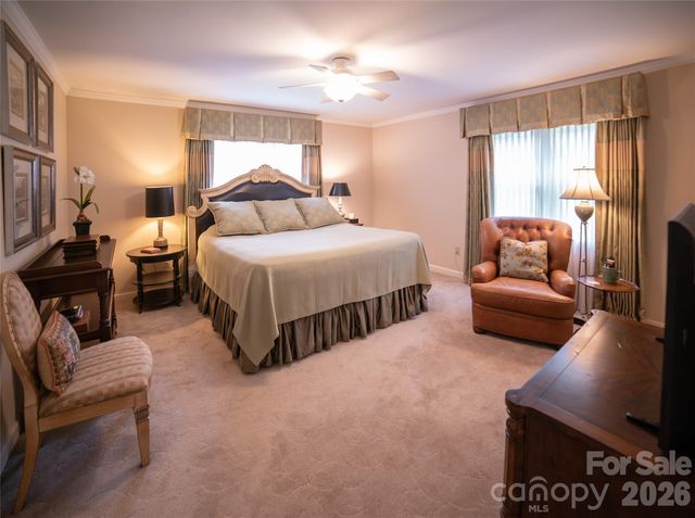 417 Stonecroft Drive SE, Lenoir, NC 28645