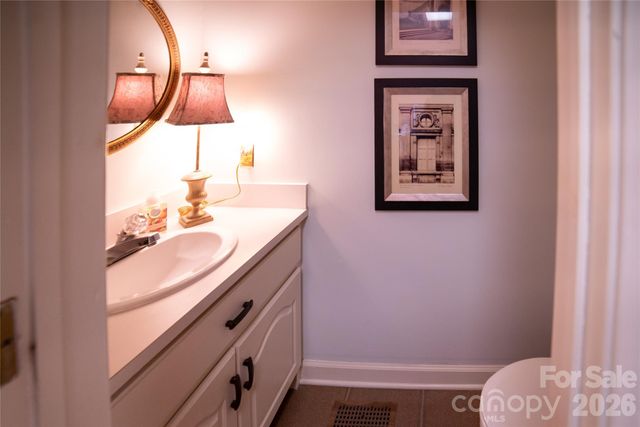 417 Stonecroft Drive SE, Lenoir, NC 28645