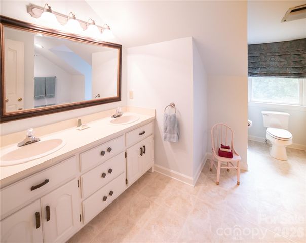 417 Stonecroft Drive SE, Lenoir, NC 28645
