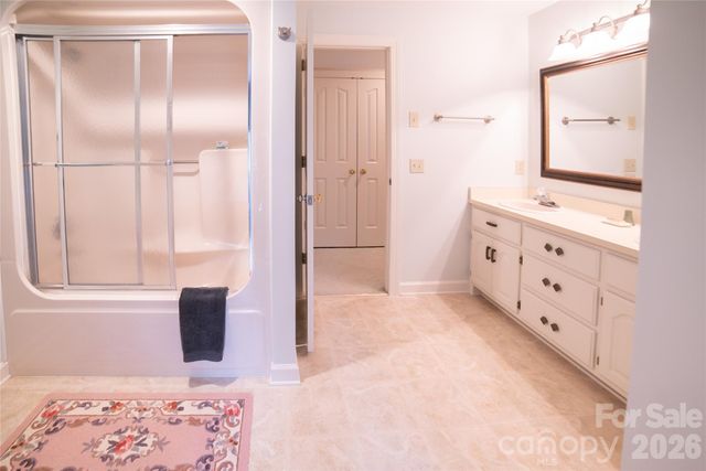 417 Stonecroft Drive SE, Lenoir, NC 28645