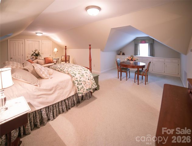 417 Stonecroft Drive SE, Lenoir, NC 28645