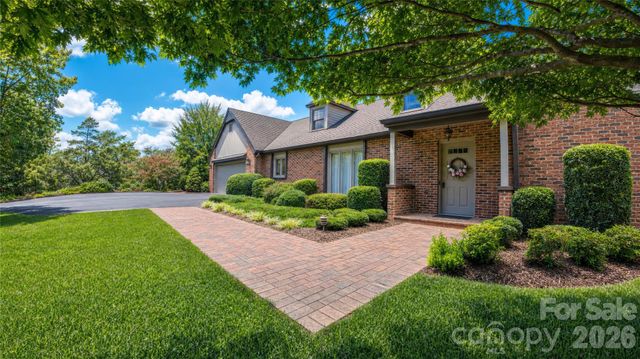 417 Stonecroft Drive SE, Lenoir, NC 28645