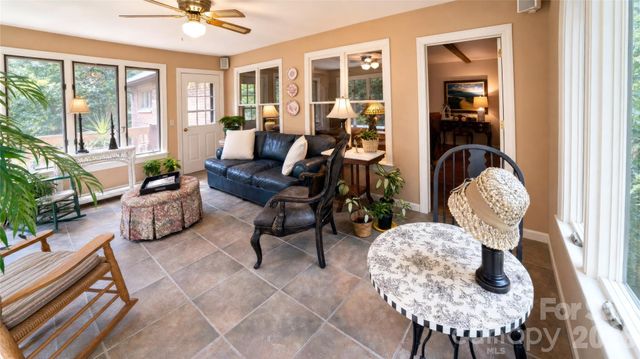 417 Stonecroft Drive SE, Lenoir, NC 28645