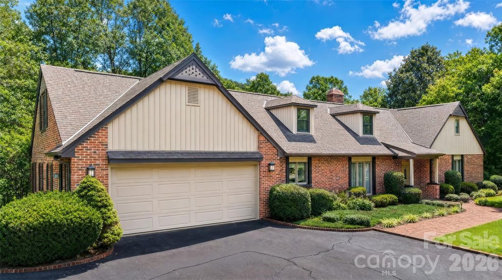 417 Stonecroft Drive SE, Lenoir, NC 28645