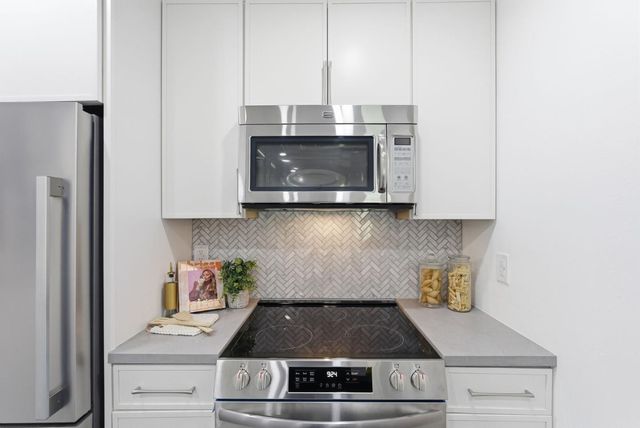 209 Red Oak Drive A, Sunnyvale, CA 94086