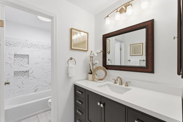 209 Red Oak Drive A, Sunnyvale, CA 94086