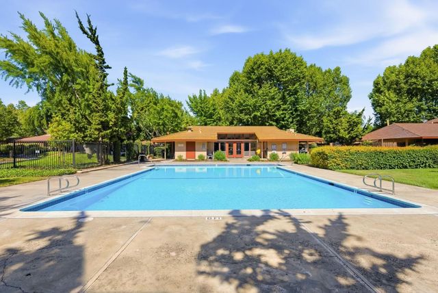 209 Red Oak Drive A, Sunnyvale, CA 94086