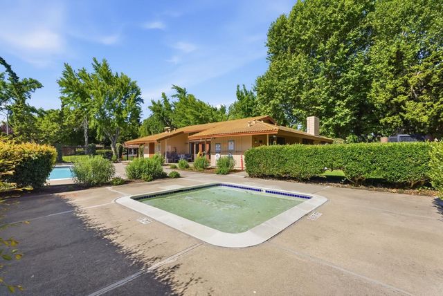 209 Red Oak Drive A, Sunnyvale, CA 94086