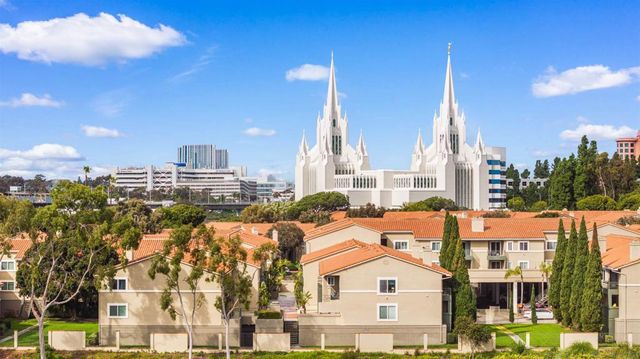 7405 Charmant Dr 2322, San Diego, CA 92122