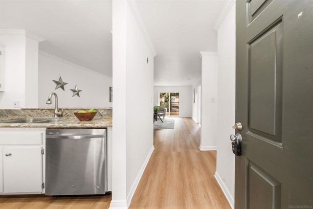 7405 Charmant Dr 2322, San Diego, CA 92122