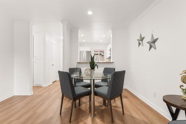 7405 Charmant Dr 2322, San Diego, CA 92122