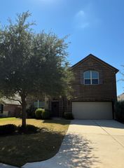 667 Oak Circle Drive E, Conroe, TX 77301