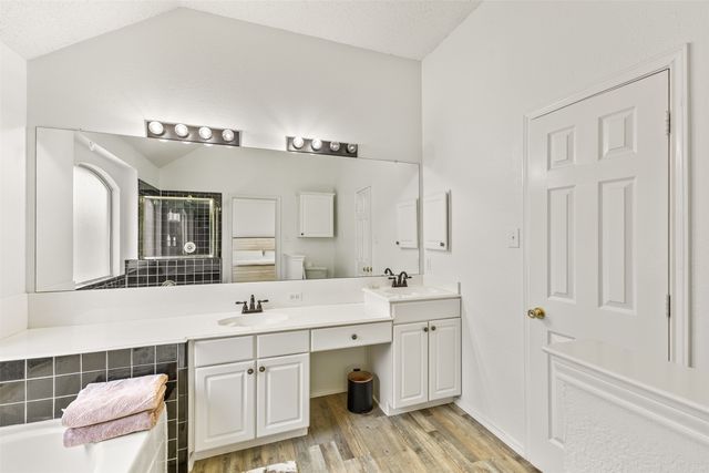 1938 Woodglen Drive, Mesquite, TX 75149