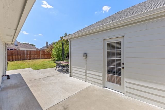1938 Woodglen Drive, Mesquite, TX 75149