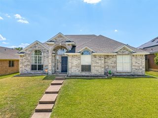 1938 Woodglen Drive, Mesquite, TX 75149