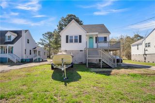 90 Ridge RD, Poquoson, VA 23662