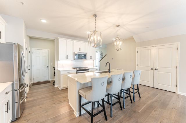 173 Junco Road N, Lake Elmo, MN 55042