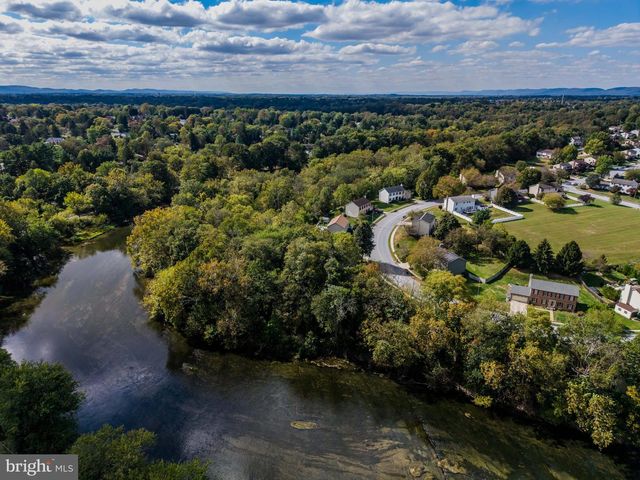 881 ACRI RD, Mechanicsburg, PA 17050